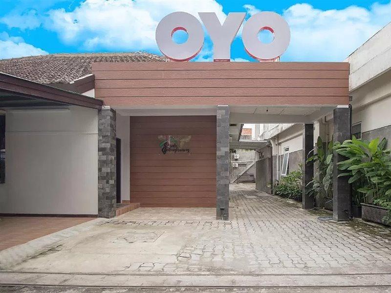 Oyo572奥玛格东昆宁伊斯兰家庭旅馆 日惹 外观 照片
