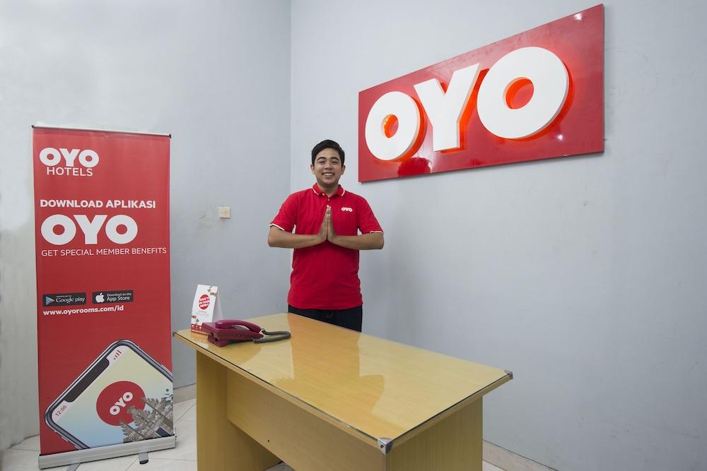 Oyo572奥玛格东昆宁伊斯兰家庭旅馆 日惹 外观 照片