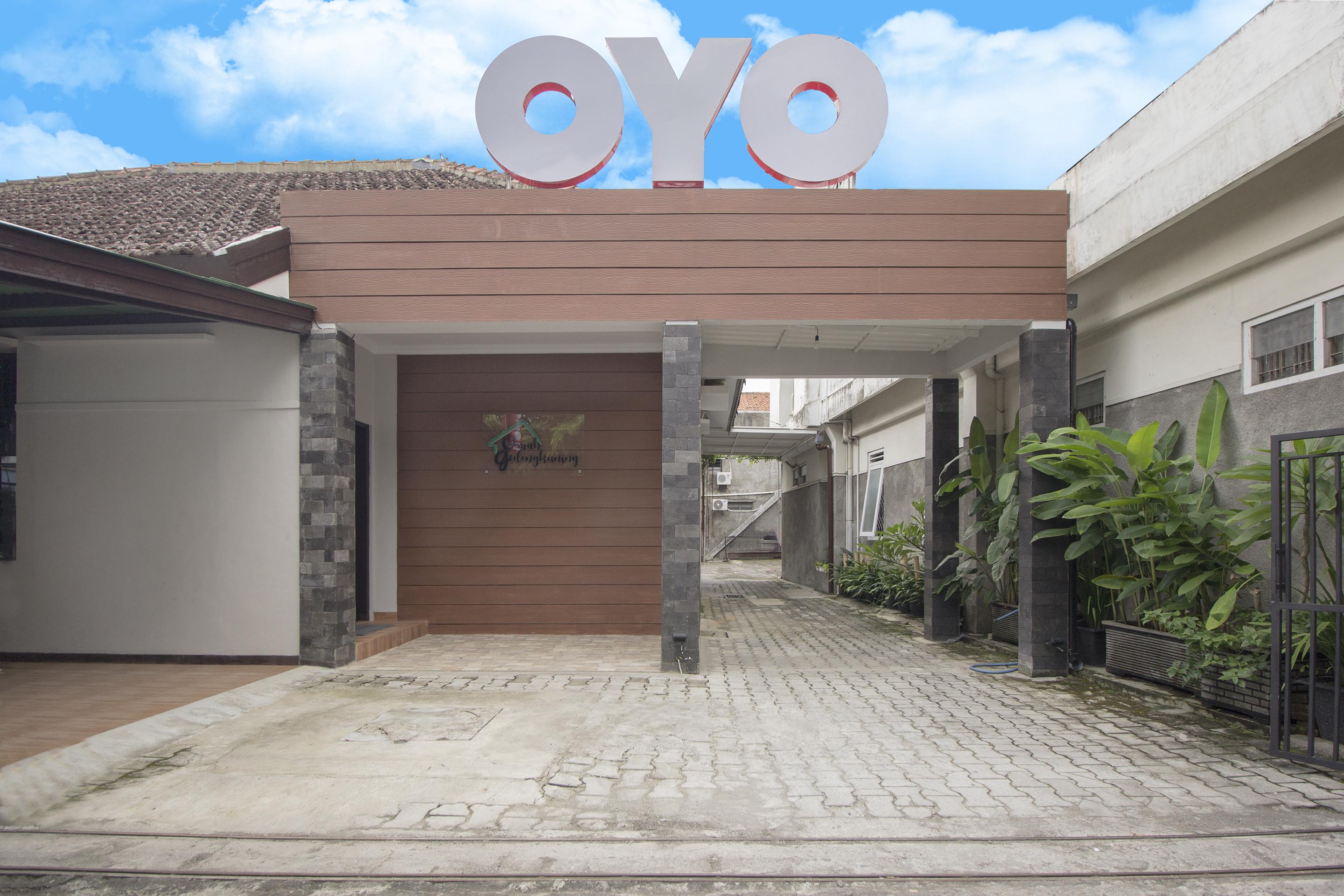 Oyo572奥玛格东昆宁伊斯兰家庭旅馆 日惹 外观 照片